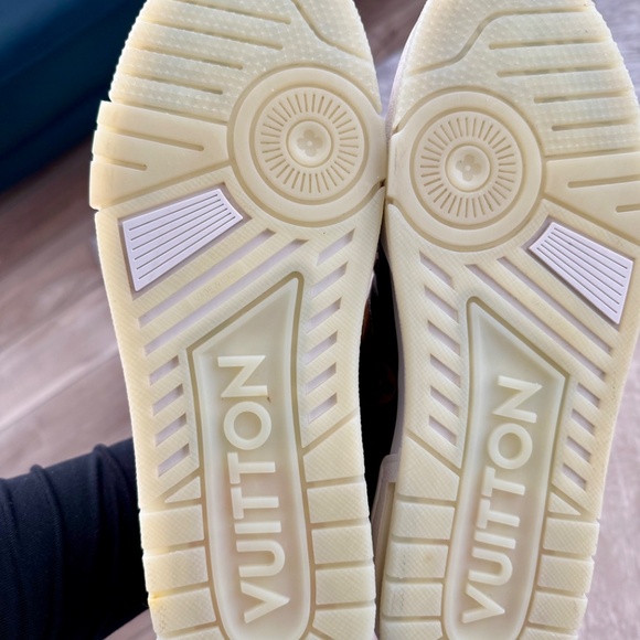 Louis Vuitton Trainer Sneakers - Picture 8 of 9